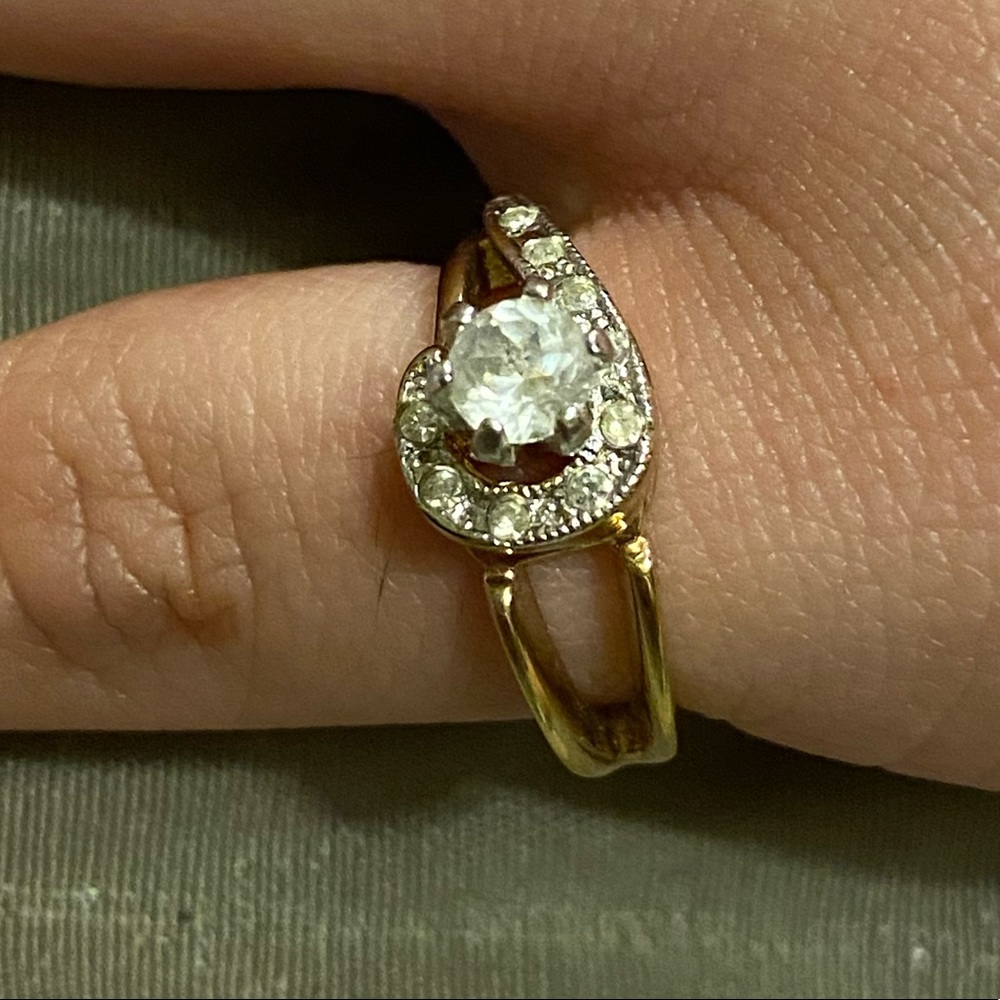 18k gold filled with white stones promise ring 💍